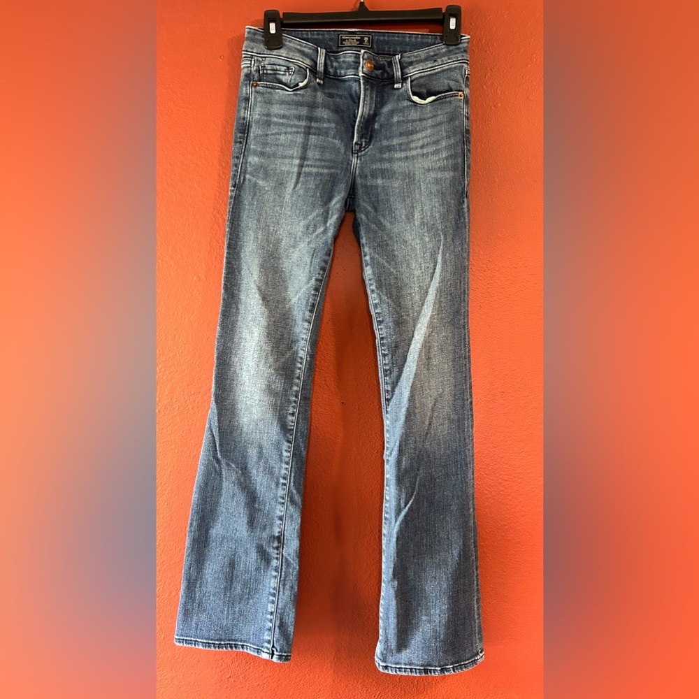 Abercrombie and Fitch size 2